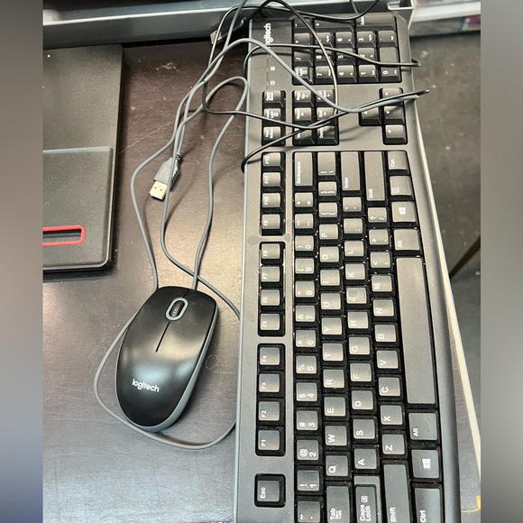 Logitech Keyboard and Mouse - Picture 15 of 16